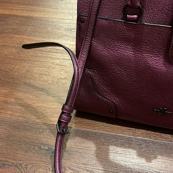 Coach in EUC Crossbody/ Handbag in a Purple Color very unique a gorgeous - Picture 3 of 13